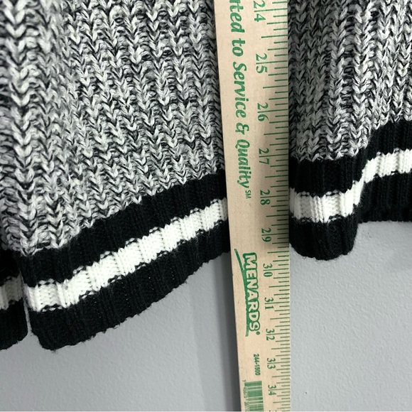 Ultra Flirt Plus V-neck soft and roomy Black&White woman’s Sz 1X - Picture 9 of 12